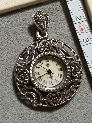 Orologio con ciondolo