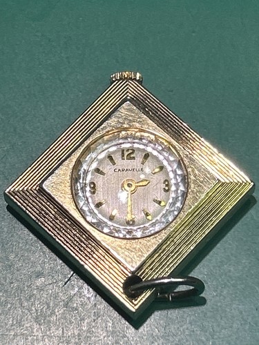 Orologio con ciondolo