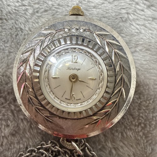 Collana con ciondolo - , orologio