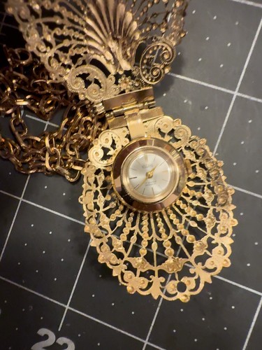 Collana orologio ciondolo